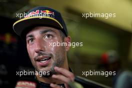 Daniel Ricciardo (AUS) Red Bull Racing  25.11.2016. Formula 1 World Championship, Rd 21, Abu Dhabi Grand Prix, Yas Marina Circuit, Abu Dhabi, Practice Day.