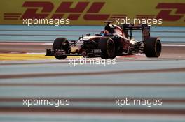 Daniil Kvyat (RUS) Scuderia Toro Rosso STR11. 25.11.2016. Formula 1 World Championship, Rd 21, Abu Dhabi Grand Prix, Yas Marina Circuit, Abu Dhabi, Practice Day.