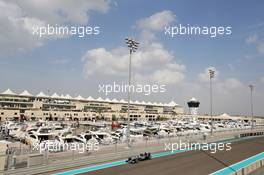 Lewis Hamilton (GBR) Mercedes AMG F1 W07 Hybrid. 25.11.2016. Formula 1 World Championship, Rd 21, Abu Dhabi Grand Prix, Yas Marina Circuit, Abu Dhabi, Practice Day.