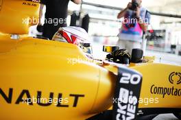 Kevin Magnussen (DEN) Renault Sport F1 Team RS16. 25.11.2016. Formula 1 World Championship, Rd 21, Abu Dhabi Grand Prix, Yas Marina Circuit, Abu Dhabi, Practice Day.