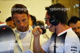Jenson Button (GBR) McLaren. 25.11.2016. Formula 1 World Championship, Rd 21, Abu Dhabi Grand Prix, Yas Marina Circuit, Abu Dhabi, Practice Day.