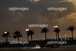 Max Verstappen (NLD) Red Bull Racing RB12 sends sparks flying. 25.11.2016. Formula 1 World Championship, Rd 21, Abu Dhabi Grand Prix, Yas Marina Circuit, Abu Dhabi, Practice Day.