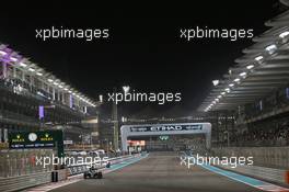 Lewis Hamilton (GBR) Mercedes AMG F1 W07 Hybrid. 25.11.2016. Formula 1 World Championship, Rd 21, Abu Dhabi Grand Prix, Yas Marina Circuit, Abu Dhabi, Practice Day.