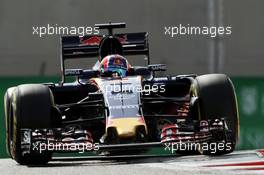 Daniil Kvyat (RUS) Scuderia Toro Rosso STR11. 25.11.2016. Formula 1 World Championship, Rd 21, Abu Dhabi Grand Prix, Yas Marina Circuit, Abu Dhabi, Practice Day.