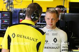 Kevin Magnussen (DEN) Renault Sport F1 Team. 25.11.2016. Formula 1 World Championship, Rd 21, Abu Dhabi Grand Prix, Yas Marina Circuit, Abu Dhabi, Practice Day.