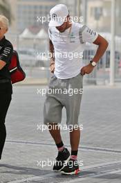Lewis Hamilton (GBR) Mercedes AMG F1. 25.11.2016. Formula 1 World Championship, Rd 21, Abu Dhabi Grand Prix, Yas Marina Circuit, Abu Dhabi, Practice Day.