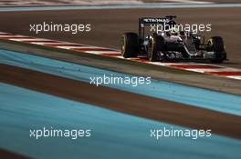 Lewis Hamilton (GBR) Mercedes AMG F1 W07 Hybrid. 25.11.2016. Formula 1 World Championship, Rd 21, Abu Dhabi Grand Prix, Yas Marina Circuit, Abu Dhabi, Practice Day.