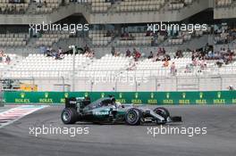 Lewis Hamilton (GBR) Mercedes AMG F1 W07 Hybrid spins in the first practice session. 25.11.2016. Formula 1 World Championship, Rd 21, Abu Dhabi Grand Prix, Yas Marina Circuit, Abu Dhabi, Practice Day.