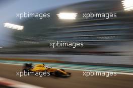 Kevin Magnussen (DEN) Renault Sport F1 Team RS16. 25.11.2016. Formula 1 World Championship, Rd 21, Abu Dhabi Grand Prix, Yas Marina Circuit, Abu Dhabi, Practice Day.