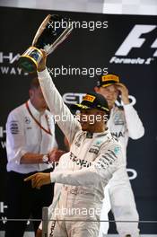 1st place Lewis Hamilton (GBR) Mercedes AMG F1 W07 . 27.11.2016. Formula 1 World Championship, Rd 21, Abu Dhabi Grand Prix, Yas Marina Circuit, Abu Dhabi, Race Day.