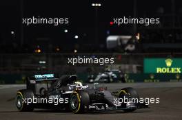 Lewis Hamilton (GBR) Mercedes AMG F1 W07 Hybrid. 27.11.2016. Formula 1 World Championship, Rd 21, Abu Dhabi Grand Prix, Yas Marina Circuit, Abu Dhabi, Race Day.