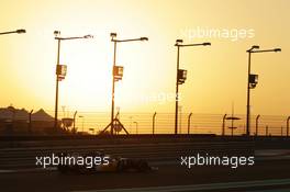 Marcus Ericsson (SWE) Sauber C35. 27.11.2016. Formula 1 World Championship, Rd 21, Abu Dhabi Grand Prix, Yas Marina Circuit, Abu Dhabi, Race Day.
