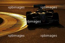 Marcus Ericsson (SWE) Sauber F1 Team  27.11.2016. Formula 1 World Championship, Rd 21, Abu Dhabi Grand Prix, Yas Marina Circuit, Abu Dhabi, Race Day.
