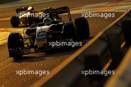 Carlos Sainz Jr (ESP) Scuderia Toro Rosso  27.11.2016. Formula 1 World Championship, Rd 21, Abu Dhabi Grand Prix, Yas Marina Circuit, Abu Dhabi, Race Day.
