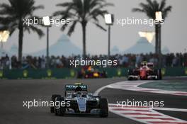 Nico Rosberg (GER) Mercedes AMG F1 W07 Hybrid. 27.11.2016. Formula 1 World Championship, Rd 21, Abu Dhabi Grand Prix, Yas Marina Circuit, Abu Dhabi, Race Day.