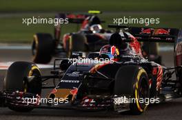 Daniil Kvyat (RUS) Scuderia Toro Rosso STR11. 27.11.2016. Formula 1 World Championship, Rd 21, Abu Dhabi Grand Prix, Yas Marina Circuit, Abu Dhabi, Race Day.