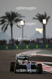 Lewis Hamilton (GBR) Mercedes AMG F1 W07 Hybrid. 27.11.2016. Formula 1 World Championship, Rd 21, Abu Dhabi Grand Prix, Yas Marina Circuit, Abu Dhabi, Race Day.