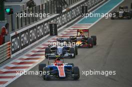 Esteban Ocon (FRA) Manor Racing MRT05. 27.11.2016. Formula 1 World Championship, Rd 21, Abu Dhabi Grand Prix, Yas Marina Circuit, Abu Dhabi, Race Day.