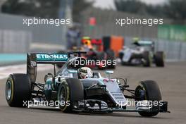 Lewis Hamilton (GBR) Mercedes AMG F1   27.11.2016. Formula 1 World Championship, Rd 21, Abu Dhabi Grand Prix, Yas Marina Circuit, Abu Dhabi, Race Day.