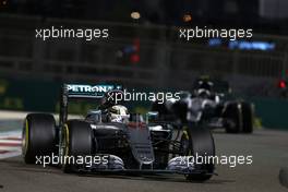 Lewis Hamilton (GBR) Mercedes AMG F1  and Nico Rosberg (GER) Mercedes AMG F1   27.11.2016. Formula 1 World Championship, Rd 21, Abu Dhabi Grand Prix, Yas Marina Circuit, Abu Dhabi, Race Day.