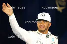 Lewis Hamilton (GBR) Mercedes AMG F1   26.11.2016. Formula 1 World Championship, Rd 21, Abu Dhabi Grand Prix, Yas Marina Circuit, Abu Dhabi, Qualifying Day.