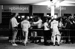 (L to R): Nico Rosberg (GER) Mercedes AMG F1 and team mate Lewis Hamilton (GBR) Mercedes AMG F1 with the media. 26.11.2016. Formula 1 World Championship, Rd 21, Abu Dhabi Grand Prix, Yas Marina Circuit, Abu Dhabi, Qualifying Day.