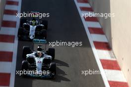 Lewis Hamilton (GBR) Mercedes AMG F1   26.11.2016. Formula 1 World Championship, Rd 21, Abu Dhabi Grand Prix, Yas Marina Circuit, Abu Dhabi, Qualifying Day.