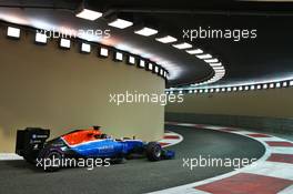 Pascal Wehrlein (GER) Manor Racing MRT05. 26.11.2016. Formula 1 World Championship, Rd 21, Abu Dhabi Grand Prix, Yas Marina Circuit, Abu Dhabi, Qualifying Day.