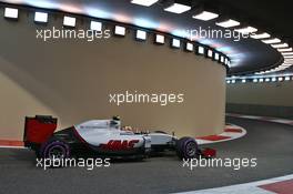 Esteban Gutierrez (MEX) Haas F1 Team VF-16. 26.11.2016. Formula 1 World Championship, Rd 21, Abu Dhabi Grand Prix, Yas Marina Circuit, Abu Dhabi, Qualifying Day.