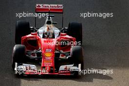 Sebastian Vettel (GER) Scuderia Ferrari  26.11.2016. Formula 1 World Championship, Rd 21, Abu Dhabi Grand Prix, Yas Marina Circuit, Abu Dhabi, Qualifying Day.