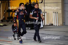 Carlos Sainz Jr (ESP) Scuderia Toro Rosso. 26.11.2016. Formula 1 World Championship, Rd 21, Abu Dhabi Grand Prix, Yas Marina Circuit, Abu Dhabi, Qualifying Day.