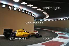 Jolyon Palmer (GBR) Renault Sport F1 Team RS16. 26.11.2016. Formula 1 World Championship, Rd 21, Abu Dhabi Grand Prix, Yas Marina Circuit, Abu Dhabi, Qualifying Day.