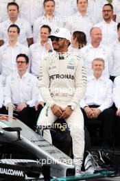 Lewis Hamilton (GBR) Mercedes AMG F1 at a team photograph. 27.11.2016. Formula 1 World Championship, Rd 21, Abu Dhabi Grand Prix, Yas Marina Circuit, Abu Dhabi, Race Day.