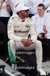 Lewis Hamilton (GBR) Mercedes AMG F1 at a team photograph. 27.11.2016. Formula 1 World Championship, Rd 21, Abu Dhabi Grand Prix, Yas Marina Circuit, Abu Dhabi, Race Day.