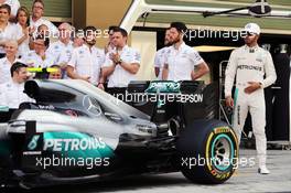 Lewis Hamilton (GBR) Mercedes AMG F1 at a team photograph. 27.11.2016. Formula 1 World Championship, Rd 21, Abu Dhabi Grand Prix, Yas Marina Circuit, Abu Dhabi, Race Day.