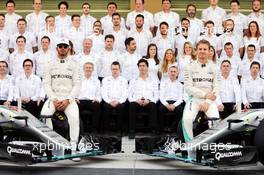 (L to R): Lewis Hamilton (GBR) Mercedes AMG F1 and team mate Nico Rosberg (GER) Mercedes AMG F1 W07 Hybrid at a team photograph. 27.11.2016. Formula 1 World Championship, Rd 21, Abu Dhabi Grand Prix, Yas Marina Circuit, Abu Dhabi, Race Day.