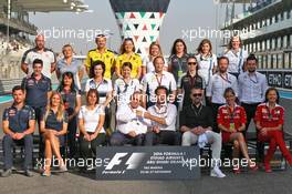 The teams media officers end of season photograph. 27.11.2016. Formula 1 World Championship, Rd 21, Abu Dhabi Grand Prix, Yas Marina Circuit, Abu Dhabi, Race Day.