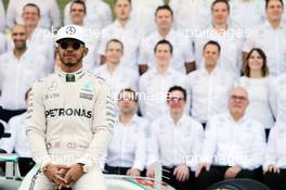 Lewis Hamilton (GBR) Mercedes AMG F1 at a team photograph. 27.11.2016. Formula 1 World Championship, Rd 21, Abu Dhabi Grand Prix, Yas Marina Circuit, Abu Dhabi, Race Day.