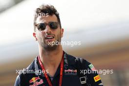 Daniel Ricciardo (AUS) Red Bull Racing. 24.11.2016. Formula 1 World Championship, Rd 21, Abu Dhabi Grand Prix, Yas Marina Circuit, Abu Dhabi, Preparation Day.