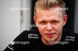 Kevin Magnussen (DEN) Renault Sport F1 Team. 24.11.2016. Formula 1 World Championship, Rd 21, Abu Dhabi Grand Prix, Yas Marina Circuit, Abu Dhabi, Preparation Day.