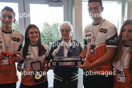 Bernie Ecclestone (GBR) with the 2016 F1 in Schools winners - Infinite Racing from Greece 21.10.2016. Formula 1 World Championship, Rd 18, United States Grand Prix, Austin, Texas, USA, Practice Day.