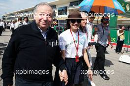 Jean Todt (FRA) FIA President with his wife Michelle Yeoh (MAL) on the grid. 23.10.2016. Formula 1 World Championship, Rd 18, United States Grand Prix, Austin, Texas, USA, Race Day.