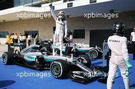 Race winner Lewis Hamilton (GBR) Mercedes AMG F1 W07 Hybrid celebrates in parc ferme. 23.10.2016. Formula 1 World Championship, Rd 18, United States Grand Prix, Austin, Texas, USA, Race Day.
