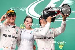 Nico Rosberg (GER) Mercedes AMG Petronas F1 W07 Victoria Vowles,  Lewis Hamilton (GBR) Mercedes AMG F1 W07. 23.10.2016. Formula 1 World Championship, Rd 18, United States Grand Prix, Austin, Texas, USA, Race Day.