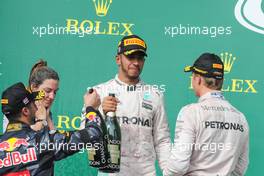 Lewis Hamilton (GBR) Mercedes AMG F1 W07 . 23.10.2016. Formula 1 World Championship, Rd 18, United States Grand Prix, Austin, Texas, USA, Race Day.