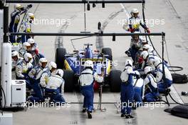 Felipe Nasr (BRA) Sauber F1 Team C35 pit stop. 23.10.2016. Formula 1 World Championship, Rd 18, United States Grand Prix, Austin, Texas, USA, Race Day.