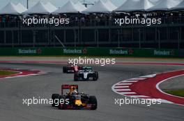 Daniel Ricciardo (AUS) Red Bull Racing RB12. 23.10.2016. Formula 1 World Championship, Rd 18, United States Grand Prix, Austin, Texas, USA, Race Day.
