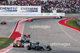 Lewis Hamilton (GBR) Mercedes AMG F1 W07 Hybrid leads at the start of the race. 23.10.2016. Formula 1 World Championship, Rd 18, United States Grand Prix, Austin, Texas, USA, Race Day.