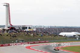 Kevin Magnussen (DEN) Renault Sport F1 Team RS16 leads team mate Jolyon Palmer (GBR) Renault Sport F1 Team RS16. 23.10.2016. Formula 1 World Championship, Rd 18, United States Grand Prix, Austin, Texas, USA, Race Day.