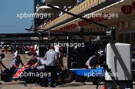 Pascal Wehrlein (GER) Manor Racing MRT05 and Esteban Ocon (FRA) Manor Racing MRT05 in the pits. 22.10.2016. Formula 1 World Championship, Rd 18, United States Grand Prix, Austin, Texas, USA, Qualifying Day.